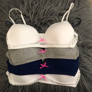 4 bras from the brands Circo™️ and Xhilaration™️.